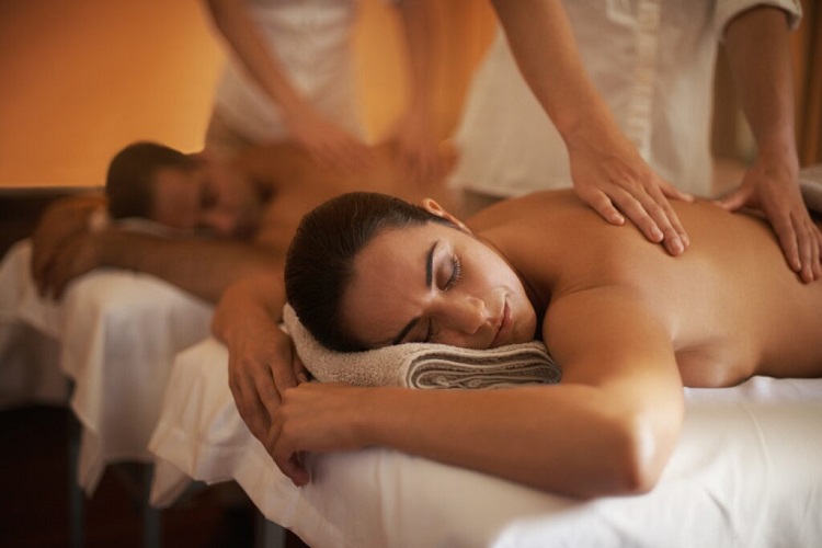 In hotel massage